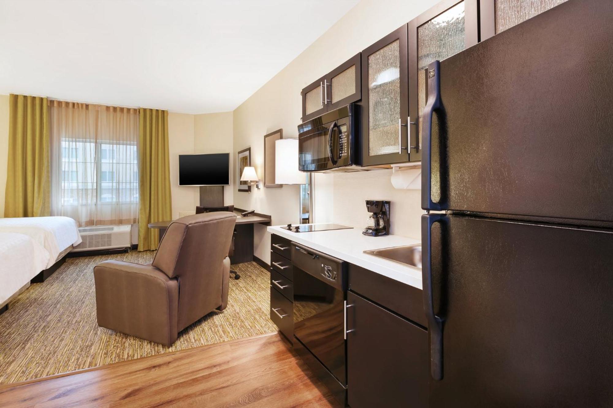 Candlewood Suites Morgantown-Univ West Virginia By Ihg Westover Exterior photo